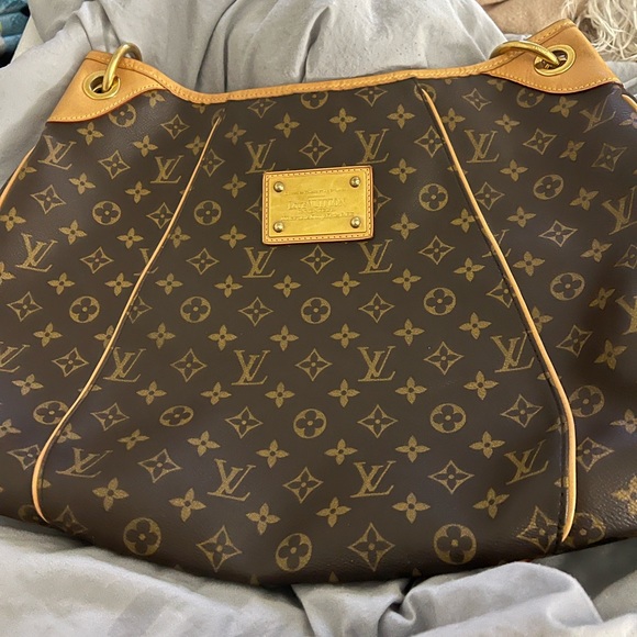 Authentic Louis Vuitton Galleria Monogram Bag - Picture 2 of 5